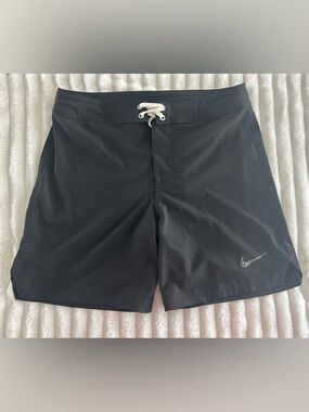 Nike Black Men’s Swim Board Shorts with White Drawstring
NEW Never Worn